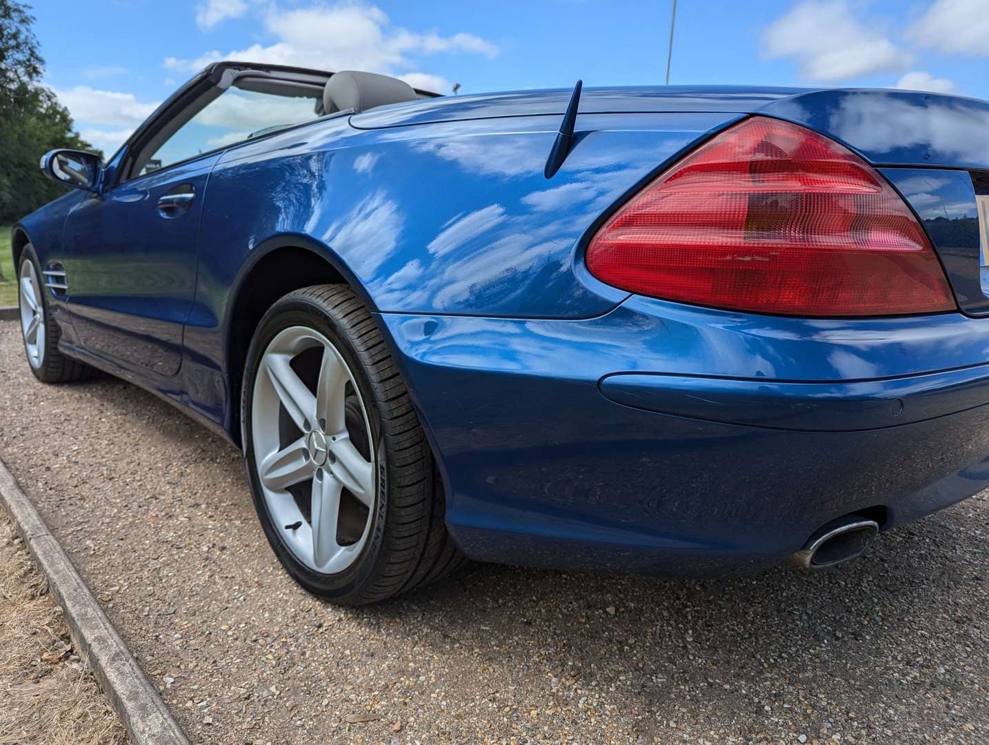 <p>2005 MERCEDES SL 350 AUTO</p>