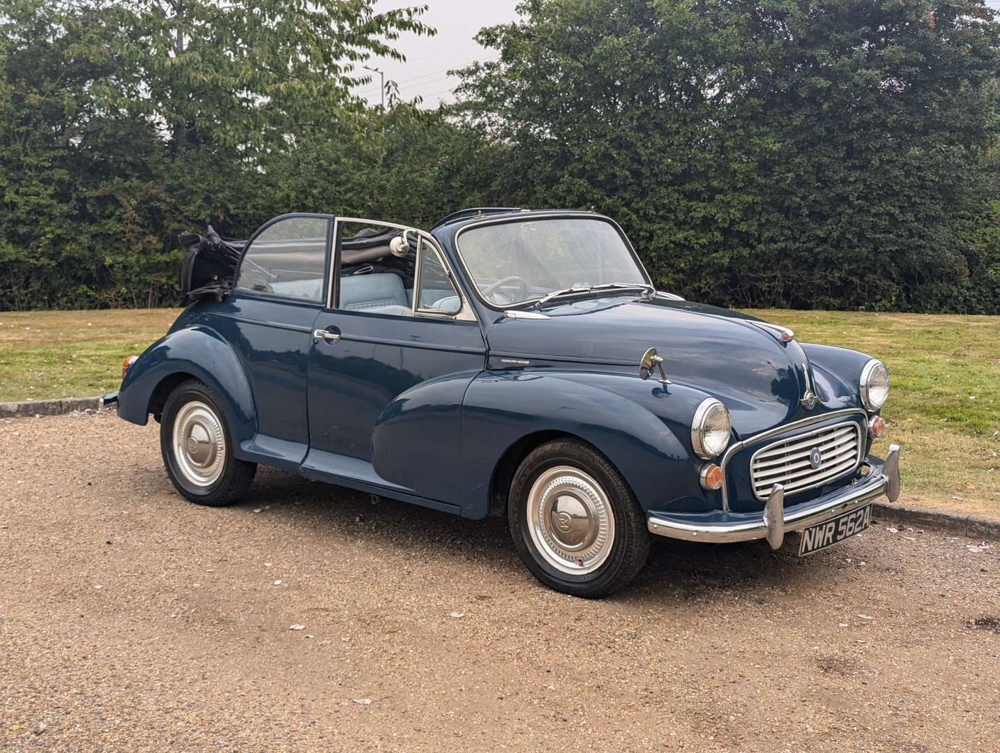 <p>1963 MORRIS MINOR 1000 CONVERTIBLE&nbsp;</p>