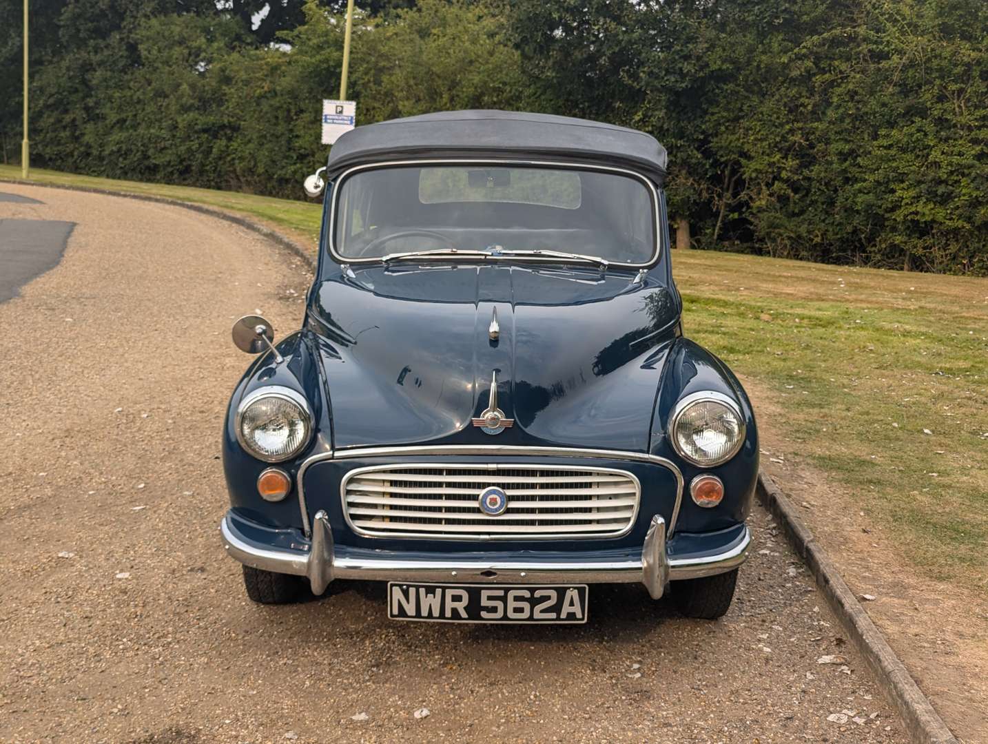 <p>1963 MORRIS MINOR 1000 CONVERTIBLE&nbsp;</p>