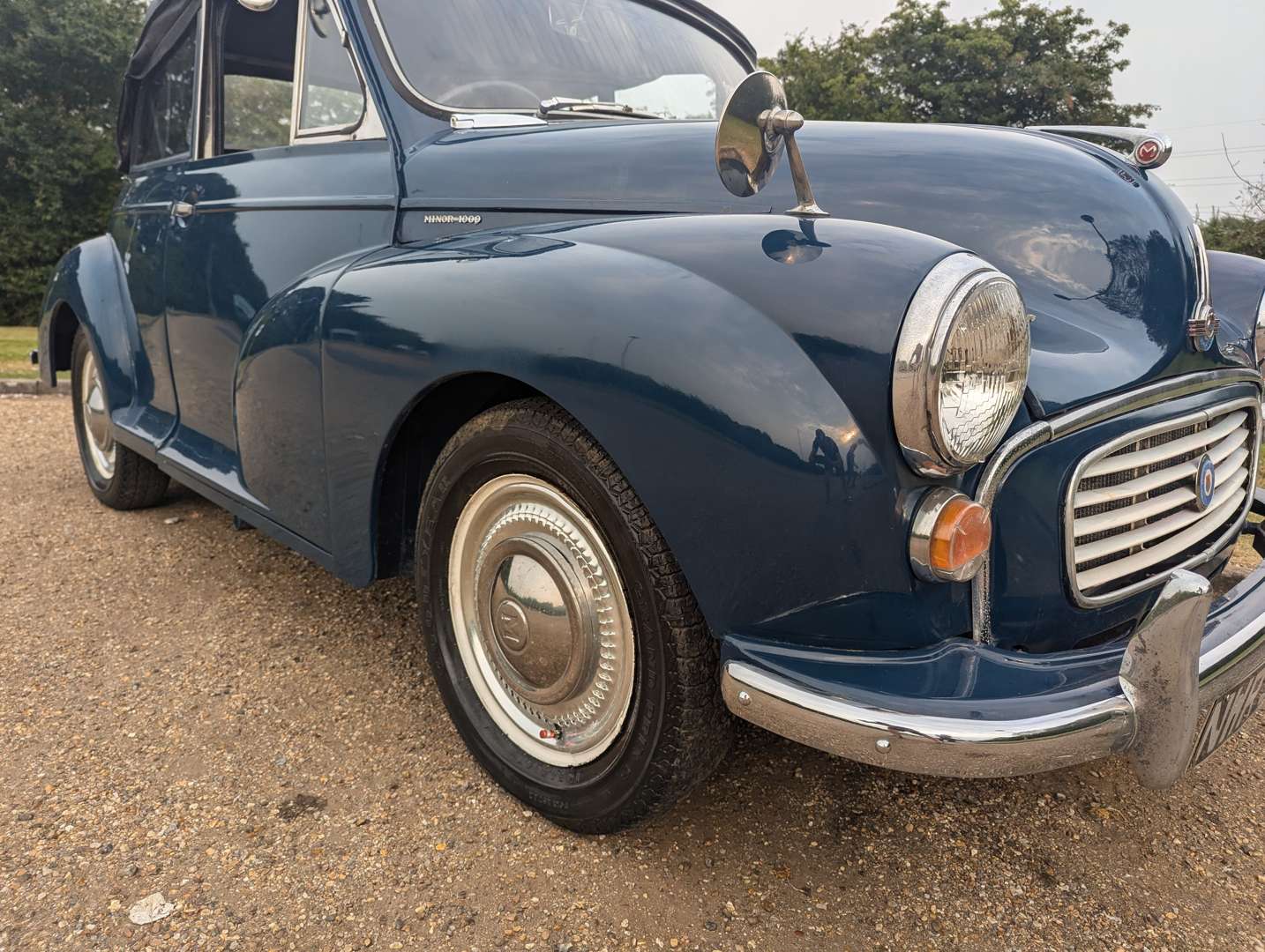 <p>1963 MORRIS MINOR 1000 CONVERTIBLE&nbsp;</p>