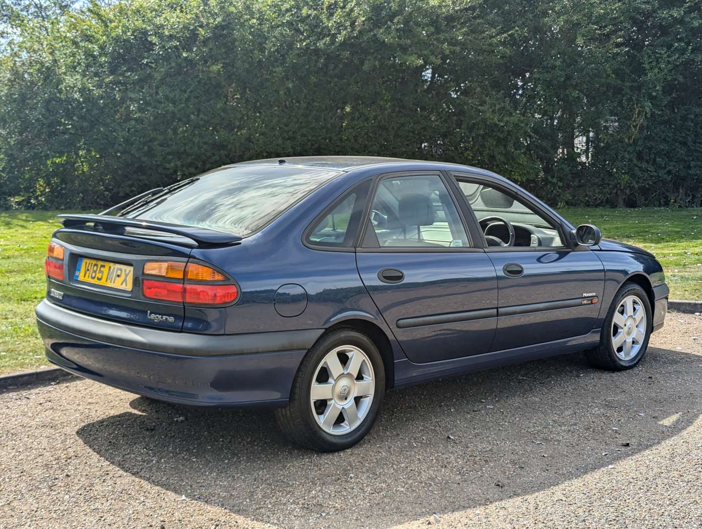 <p>2000 RENAULT LAGUNA MONACO 3.0 V6 AUTO</p>