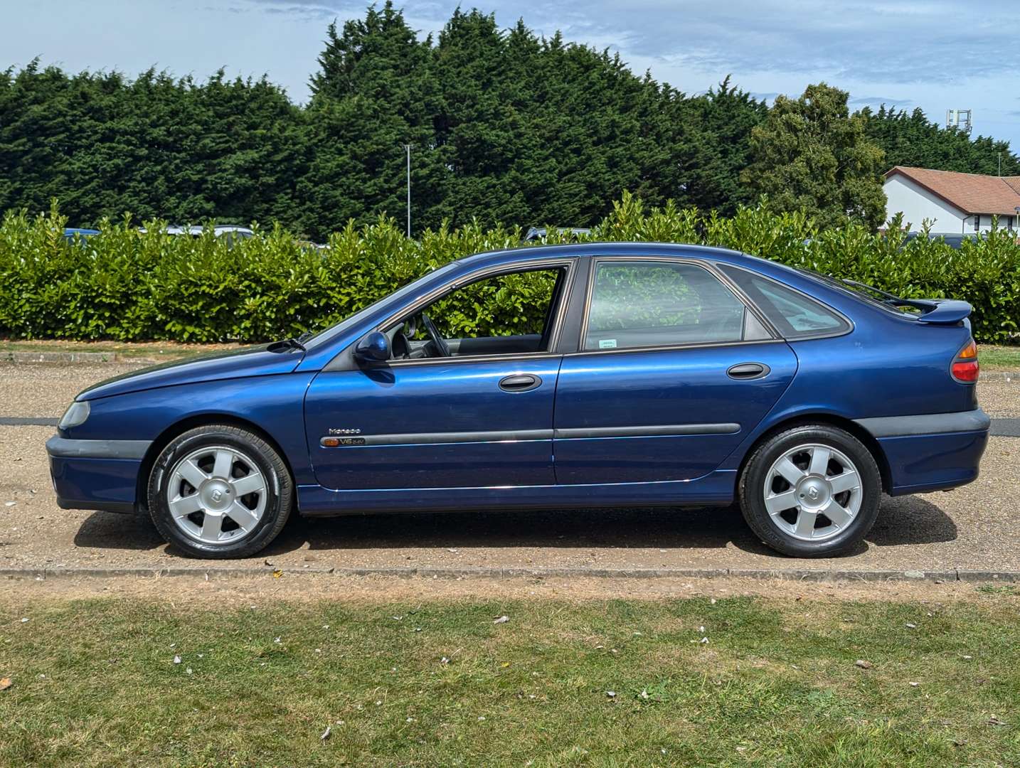 <p>2000 RENAULT LAGUNA MONACO 3.0 V6 AUTO</p>