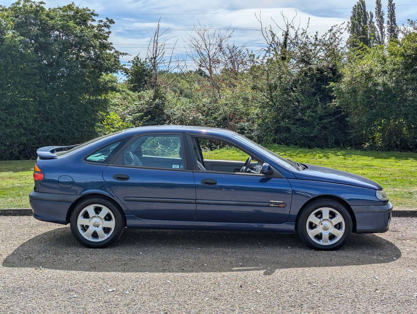 <p>2000 RENAULT LAGUNA MONACO 3.0 V6 AUTO</p>