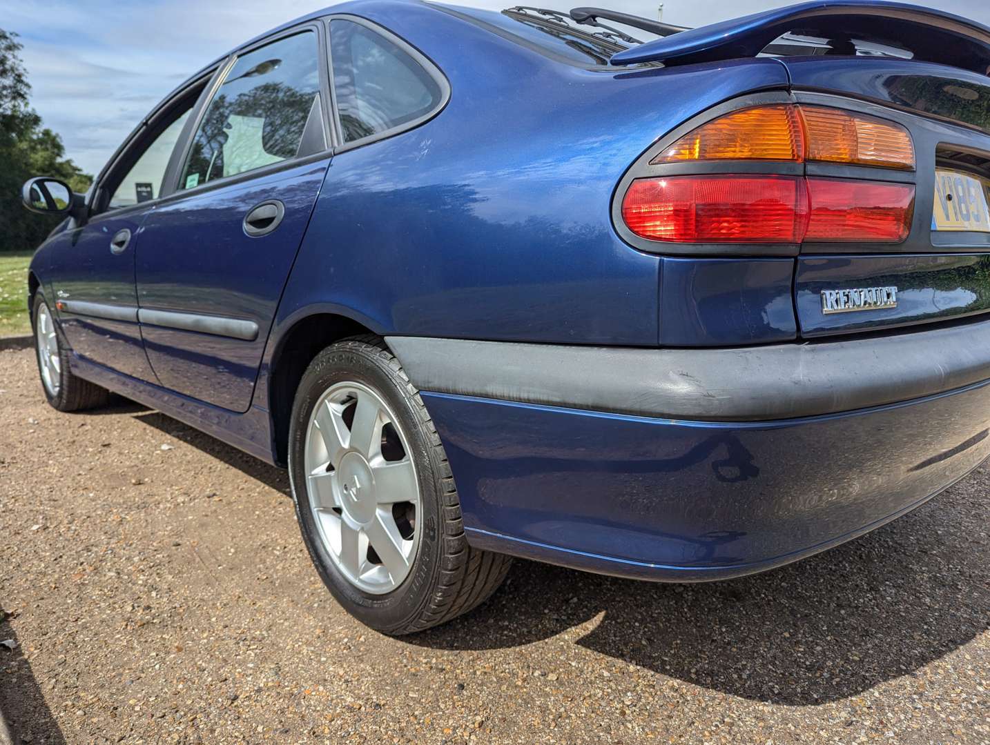 <p>2000 RENAULT LAGUNA MONACO 3.0 V6 AUTO</p>