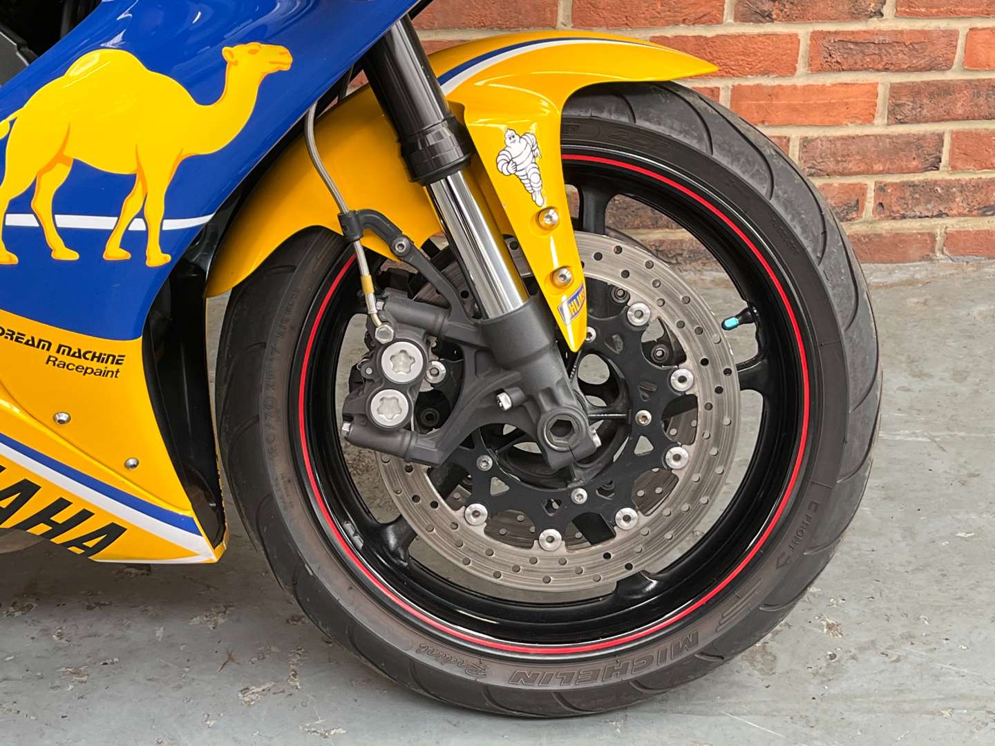 <p>2006 YAMAHA YZF R1</p>