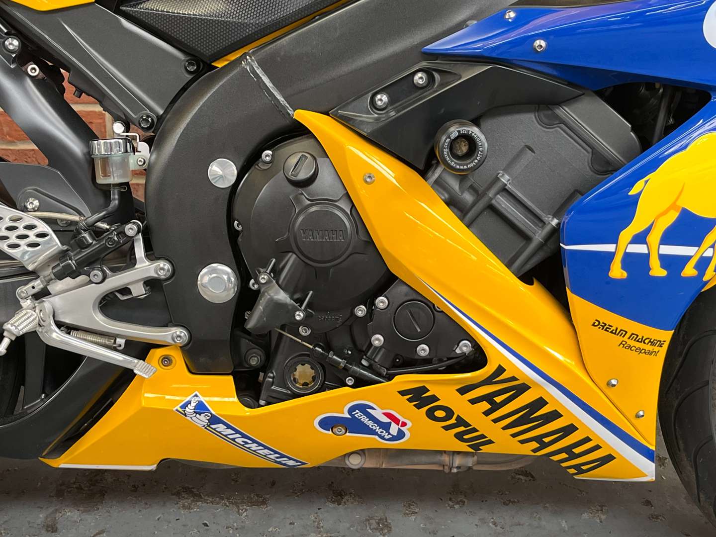 <p>2006 YAMAHA YZF R1</p>