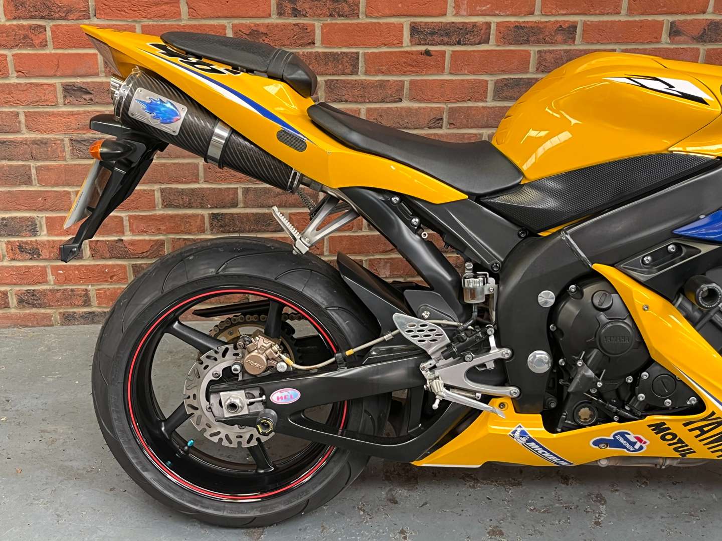 <p>2006 YAMAHA YZF R1</p>