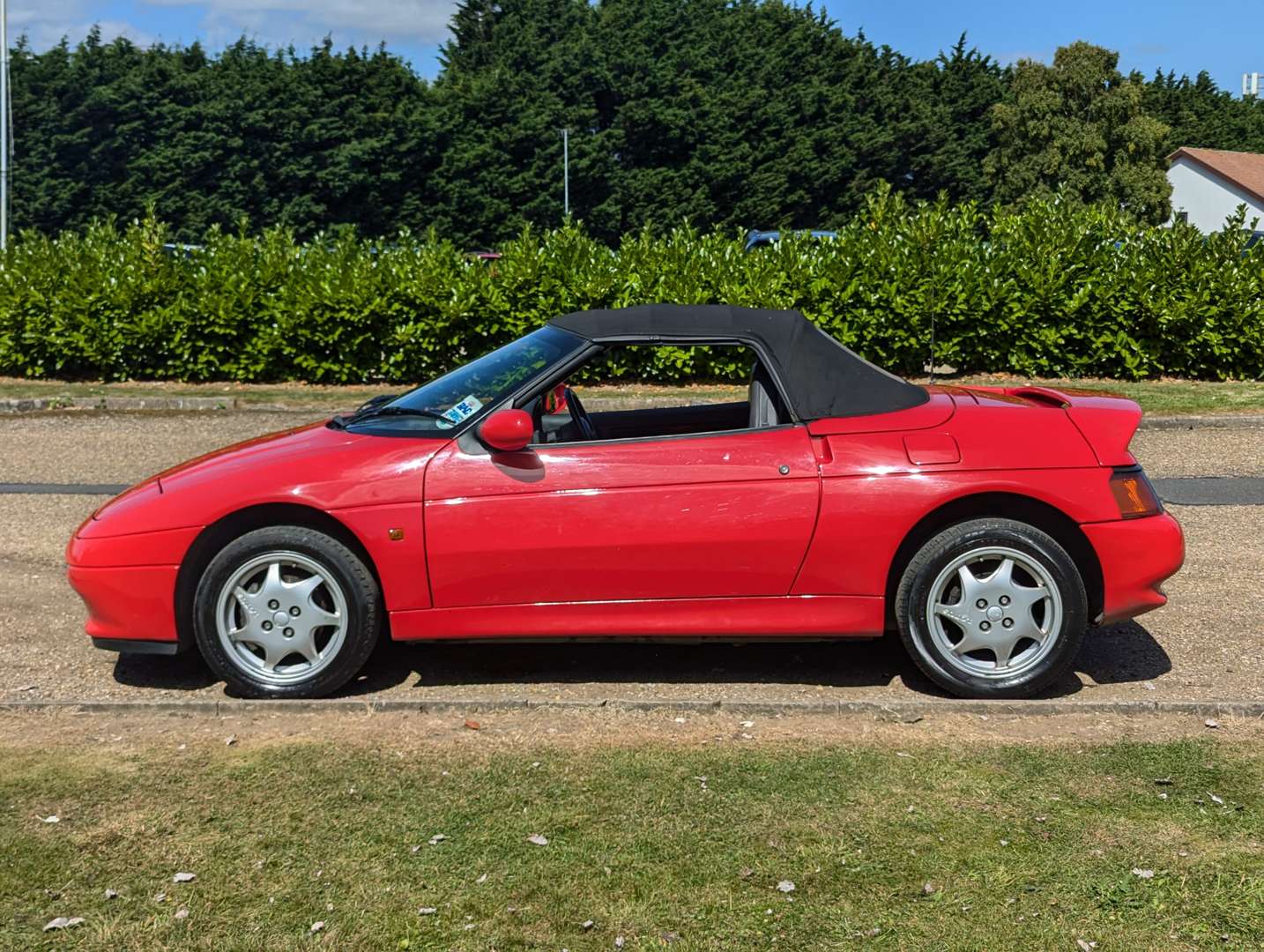 <p>1991 LOTUS ELAN SE TURBO</p>