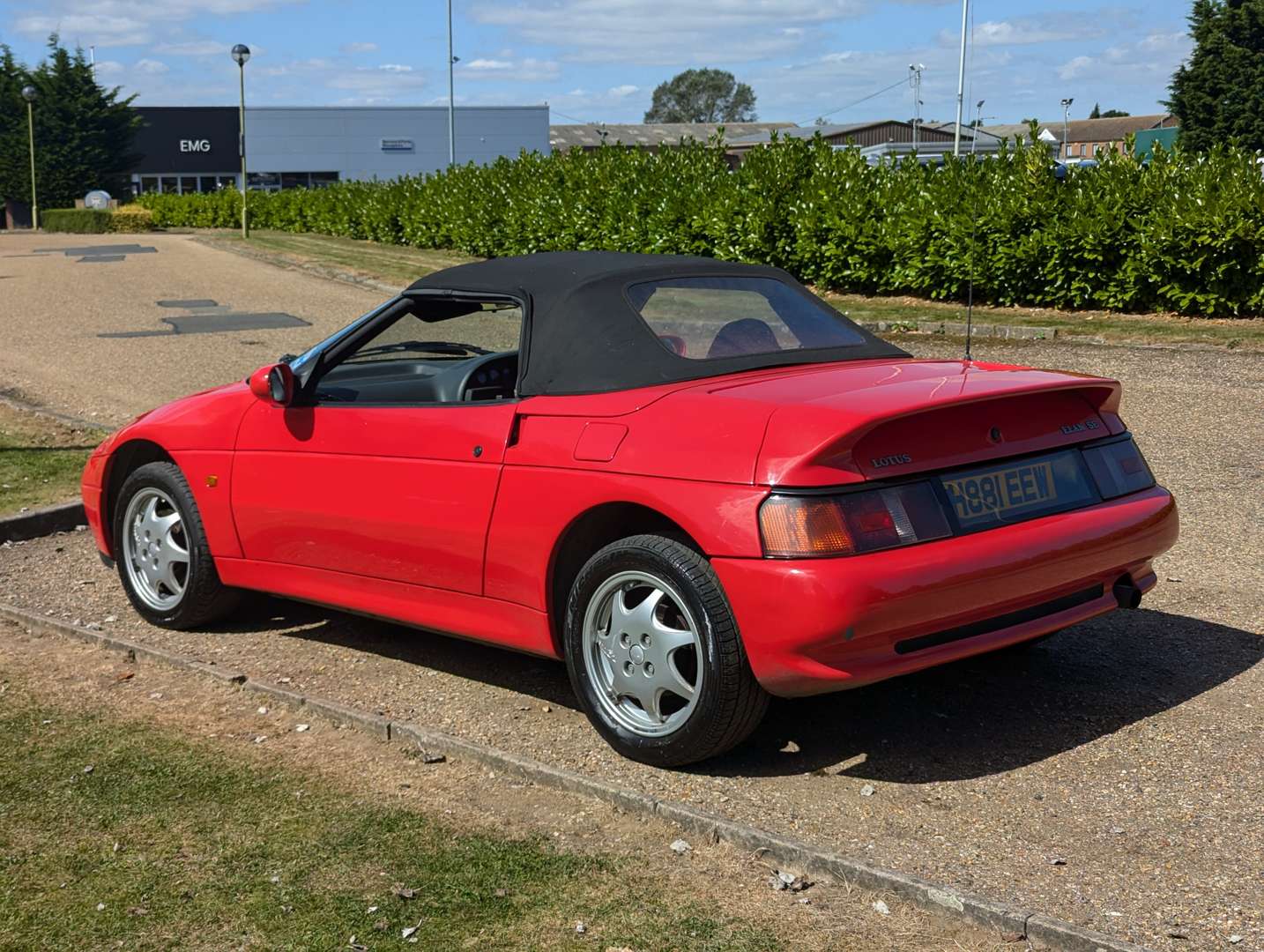 <p>1991 LOTUS ELAN SE TURBO</p>