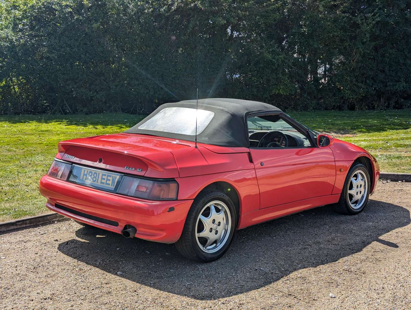 <p>1991 LOTUS ELAN SE TURBO</p>