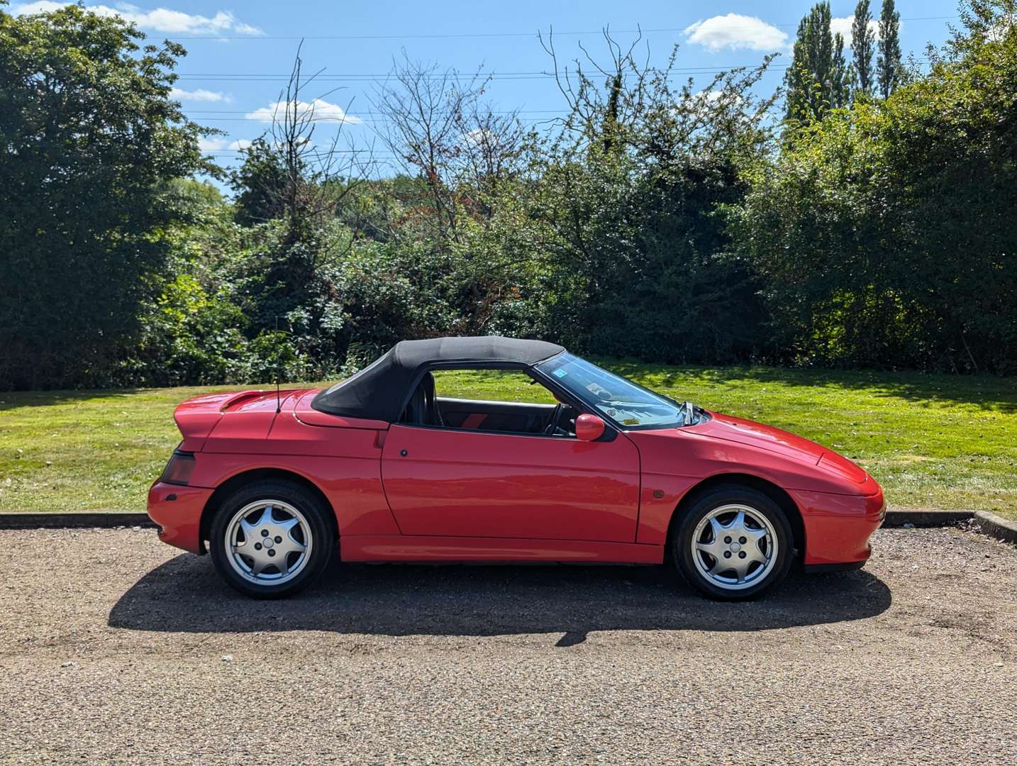 <p>1991 LOTUS ELAN SE TURBO</p>