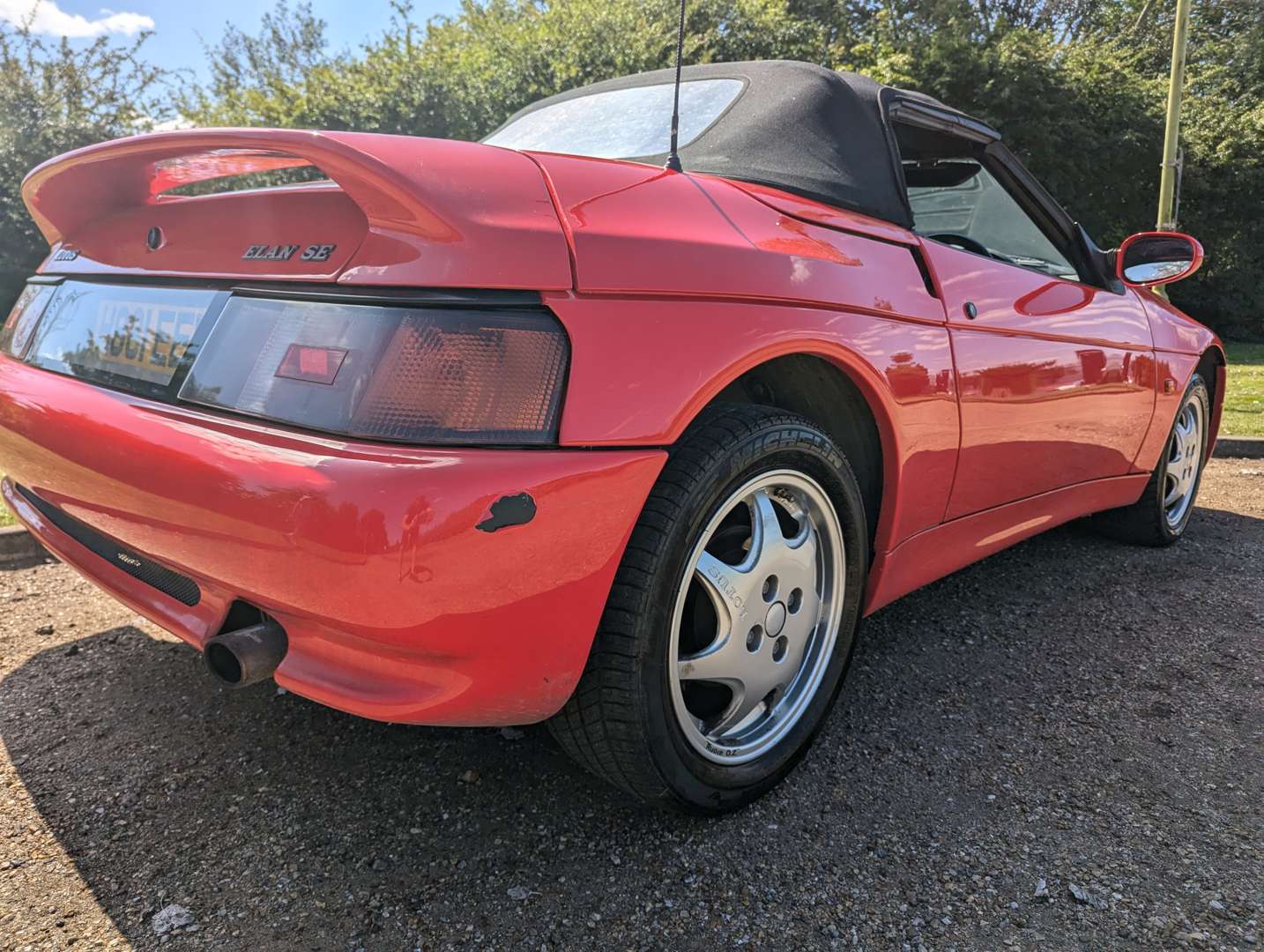 <p>1991 LOTUS ELAN SE TURBO</p>