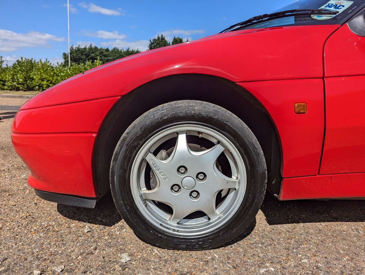 <p>1991 LOTUS ELAN SE TURBO</p>