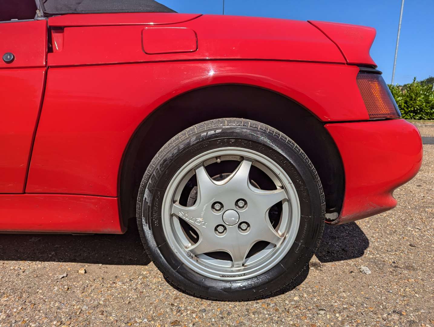 <p>1991 LOTUS ELAN SE TURBO</p>