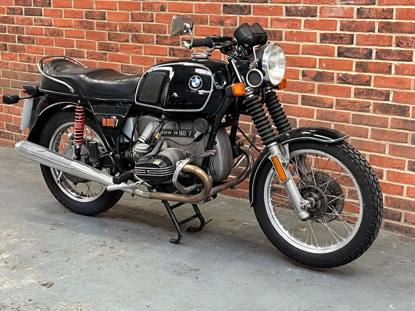 <p>1977 BMW R80/7&nbsp;</p>