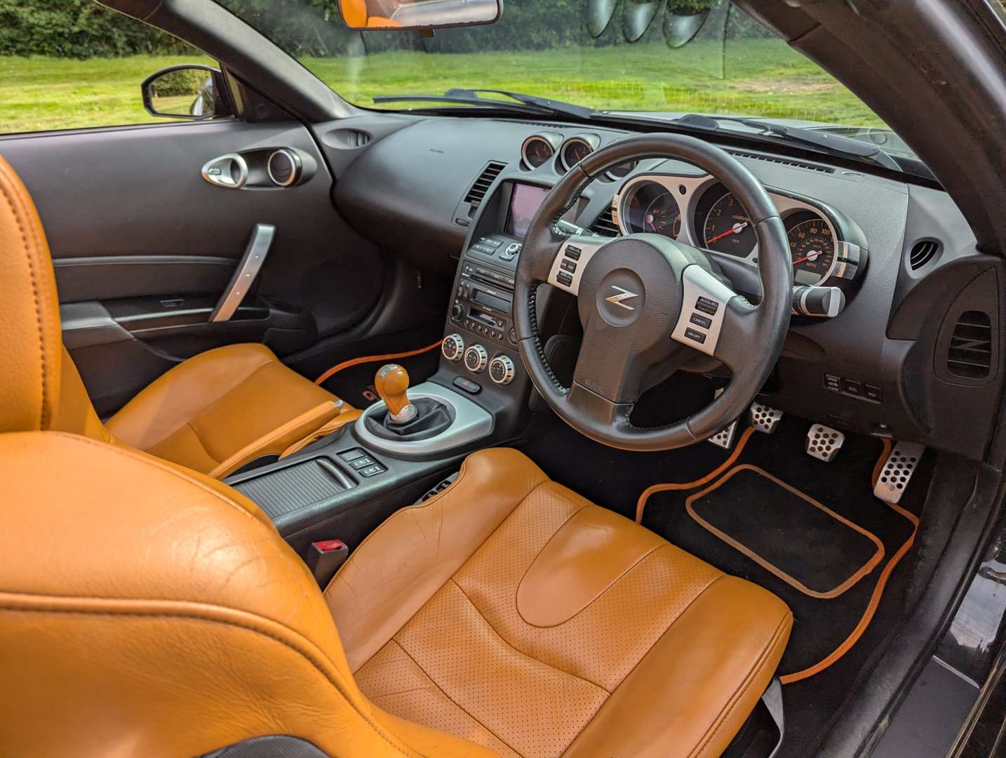 <p>2006 NISSAN 350 Z CONVERTIBLE&nbsp;</p>