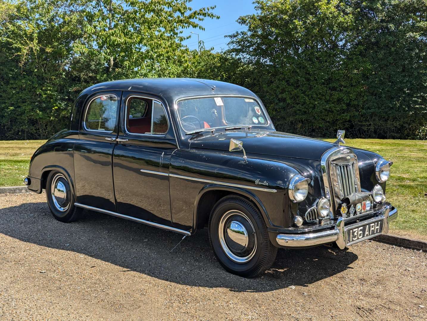 <p>1956 SINGER HUNTER SALOON&nbsp;</p>