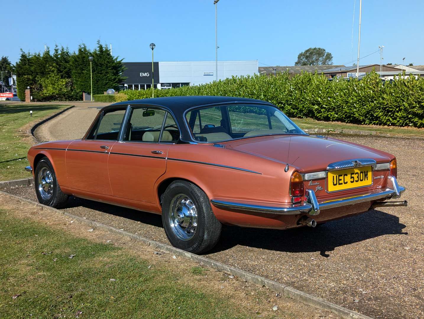 <p>1974 DAIMLER DOUBLE-SIX VANDEN PLAS&nbsp;</p>