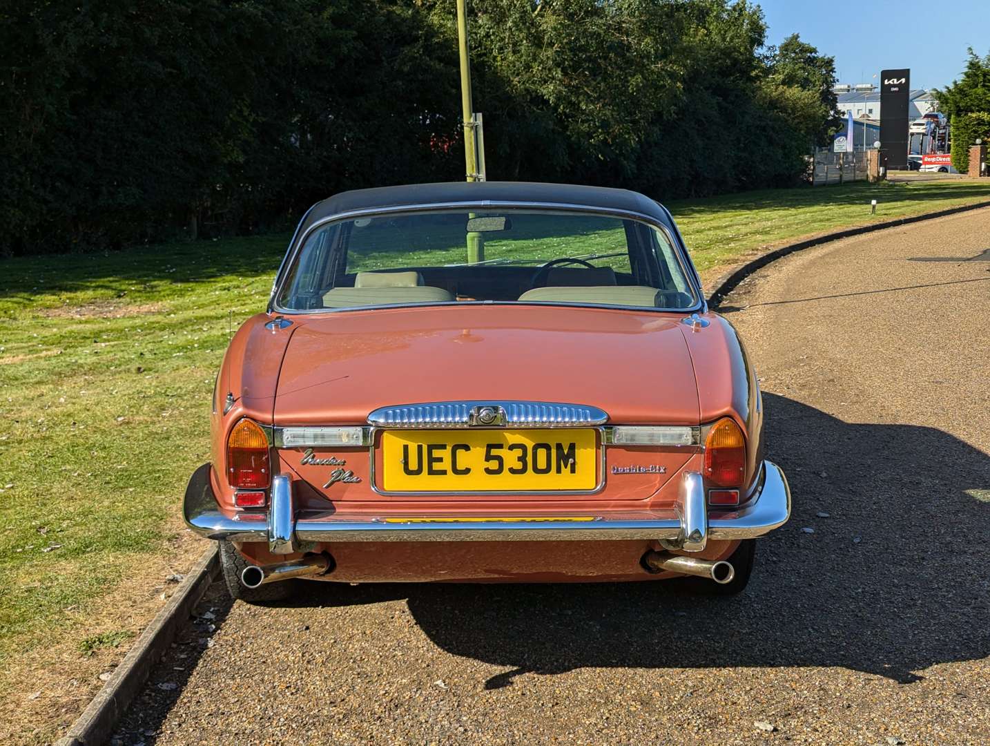 <p>1974 DAIMLER DOUBLE-SIX VANDEN PLAS&nbsp;</p>