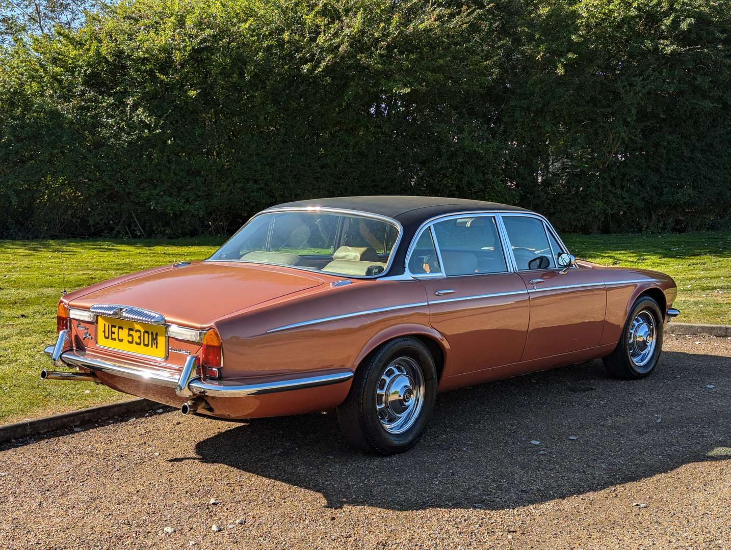 <p>1974 DAIMLER DOUBLE-SIX VANDEN PLAS&nbsp;</p>