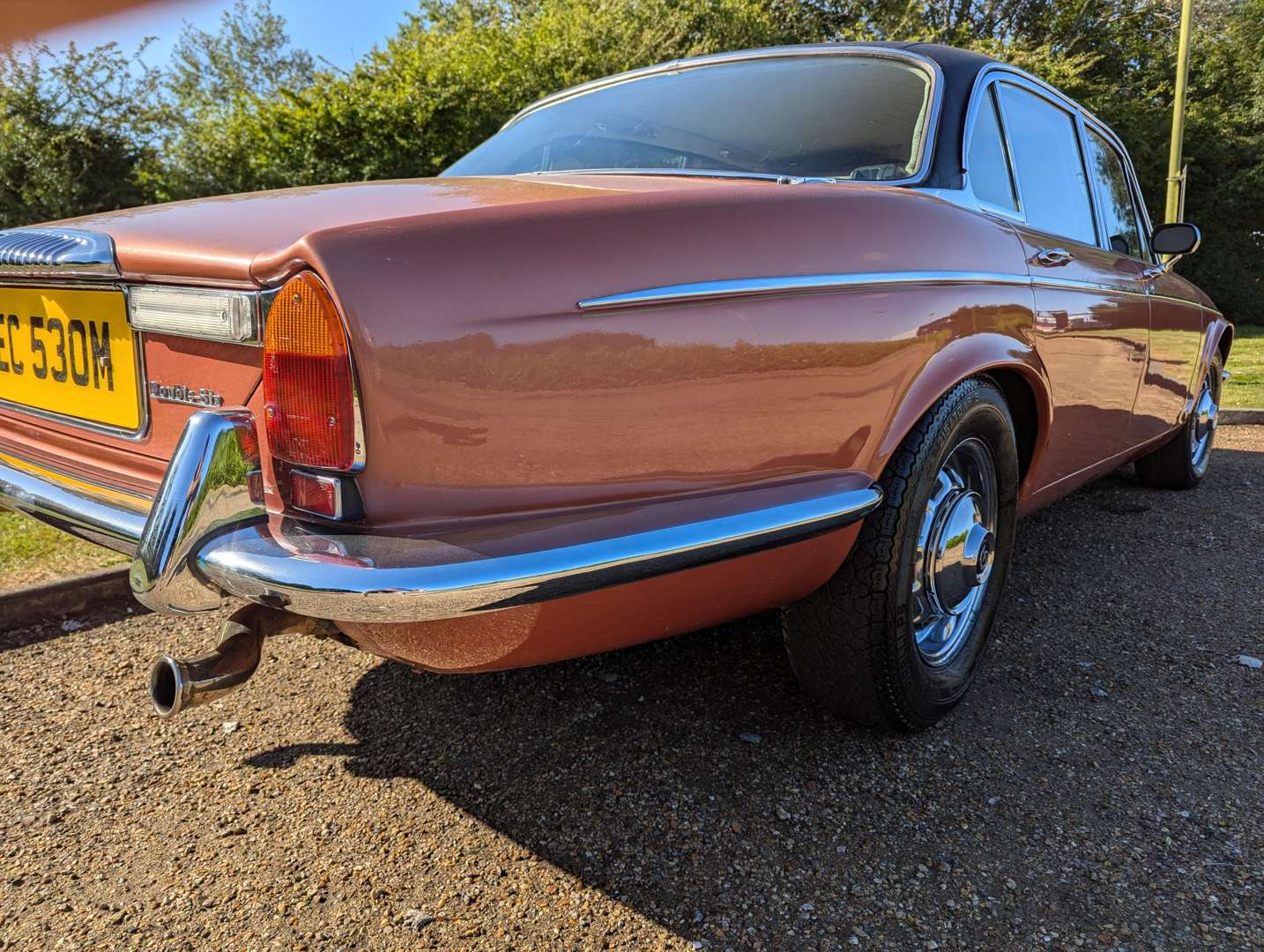 <p>1974 DAIMLER DOUBLE-SIX VANDEN PLAS&nbsp;</p>