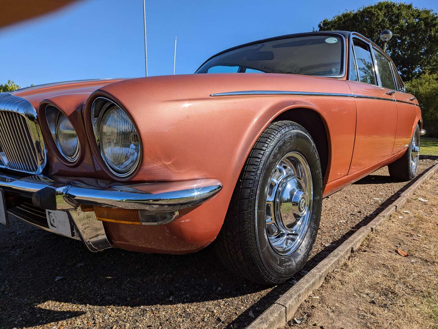 <p>1974 DAIMLER DOUBLE-SIX VANDEN PLAS&nbsp;</p>