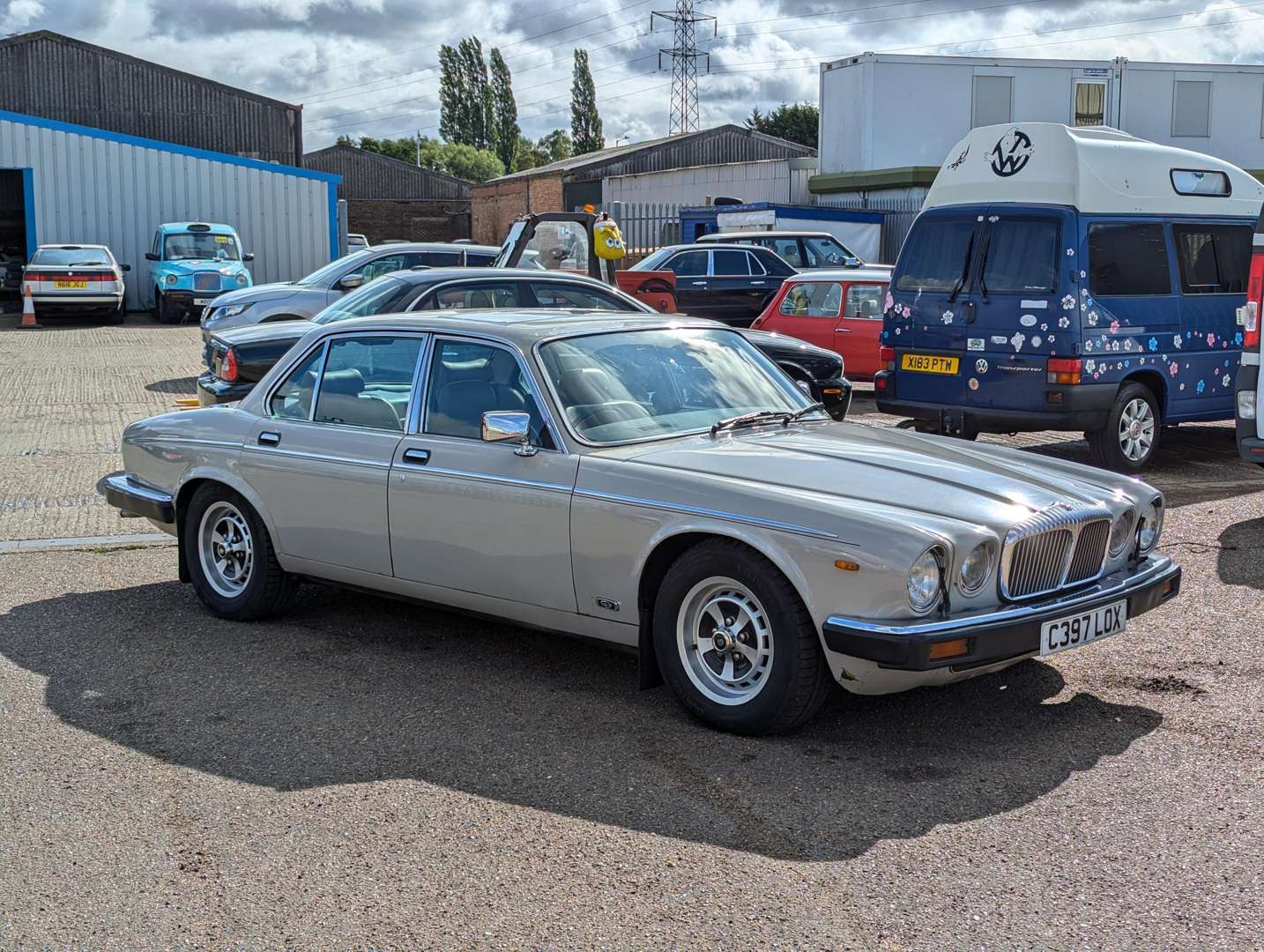 <p>1985 DAIMLER 4.2 AUTO</p>