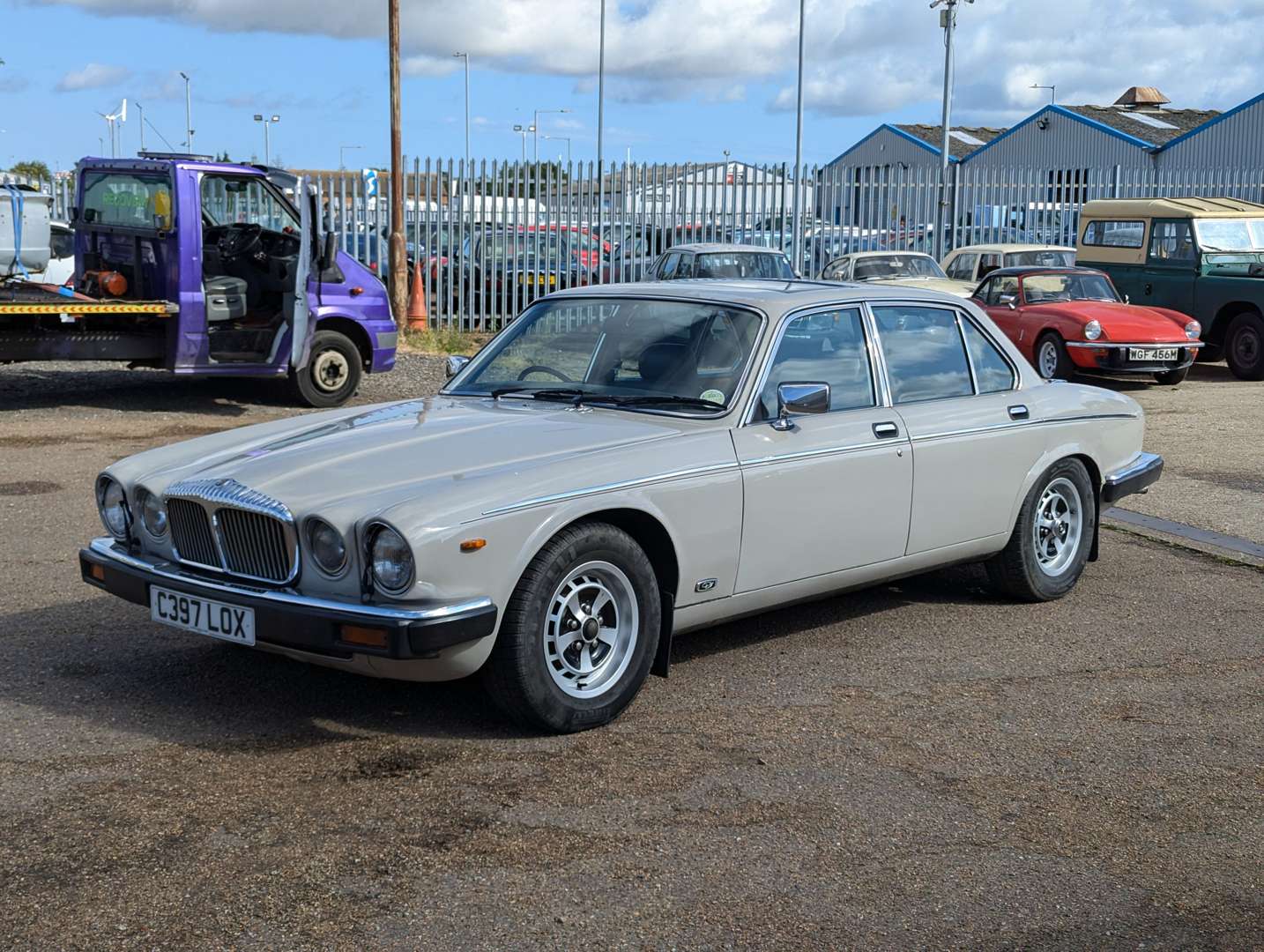 <p>1985 DAIMLER 4.2 AUTO</p>