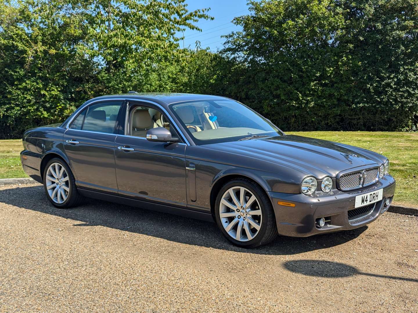 <p>2009 JAGUAR XJ 3.0 SALOON</p>