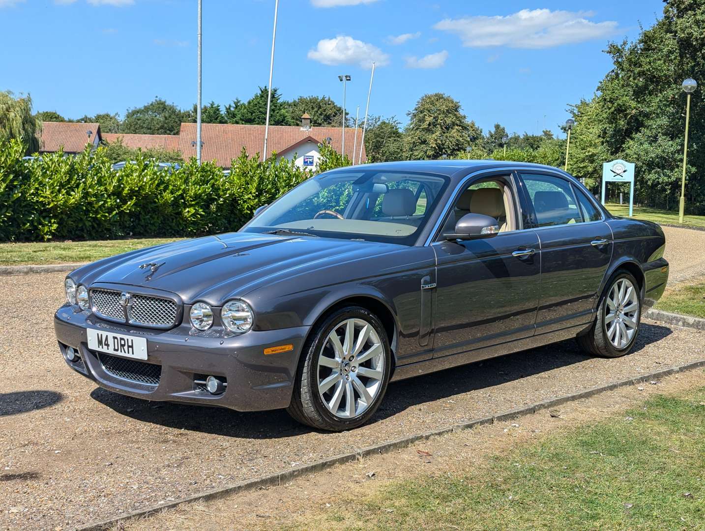 <p>2009 JAGUAR XJ 3.0 SALOON</p>