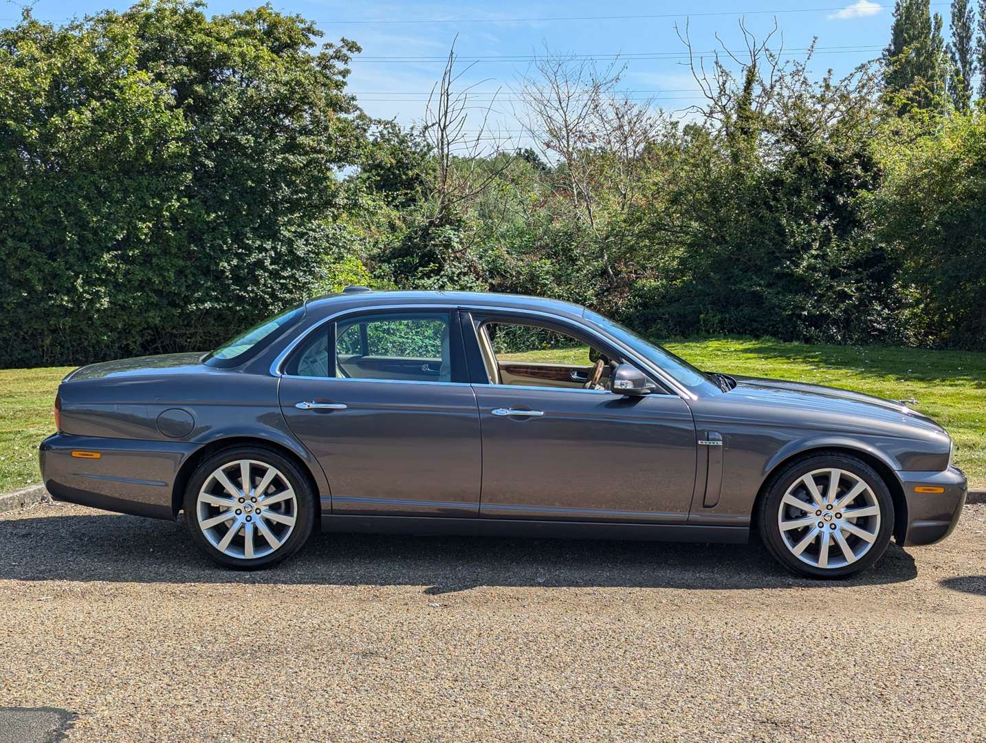 <p>2009 JAGUAR XJ 3.0 SALOON</p>