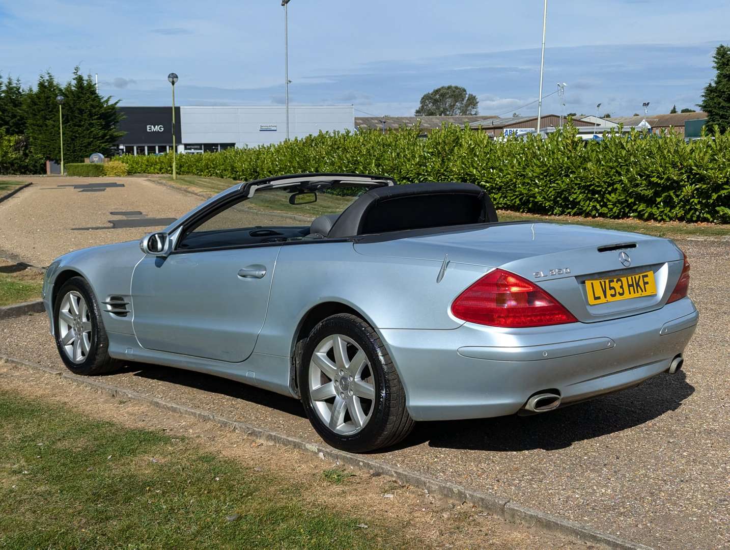 <p>2003 MERCEDES SL 350 AUTO</p>