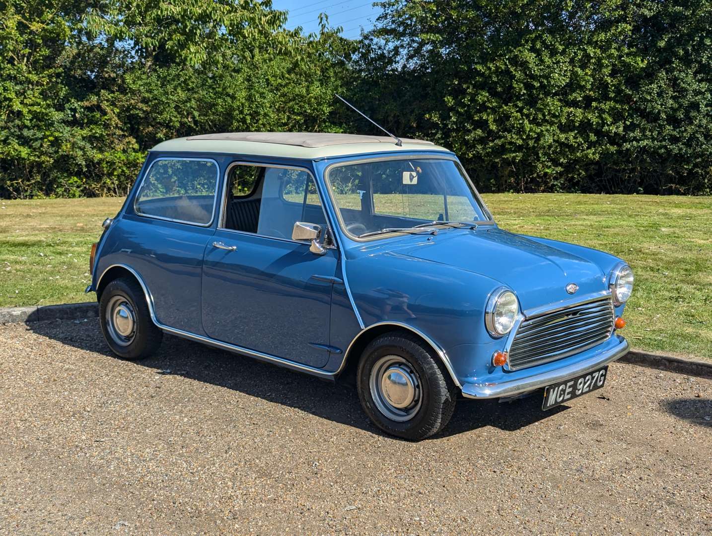 <p>1969 MORRIS MINI COOPER S</p>