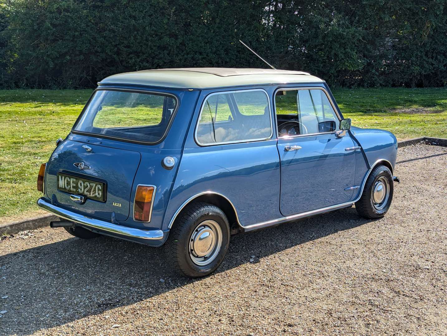 <p>1969 MORRIS MINI COOPER S</p>