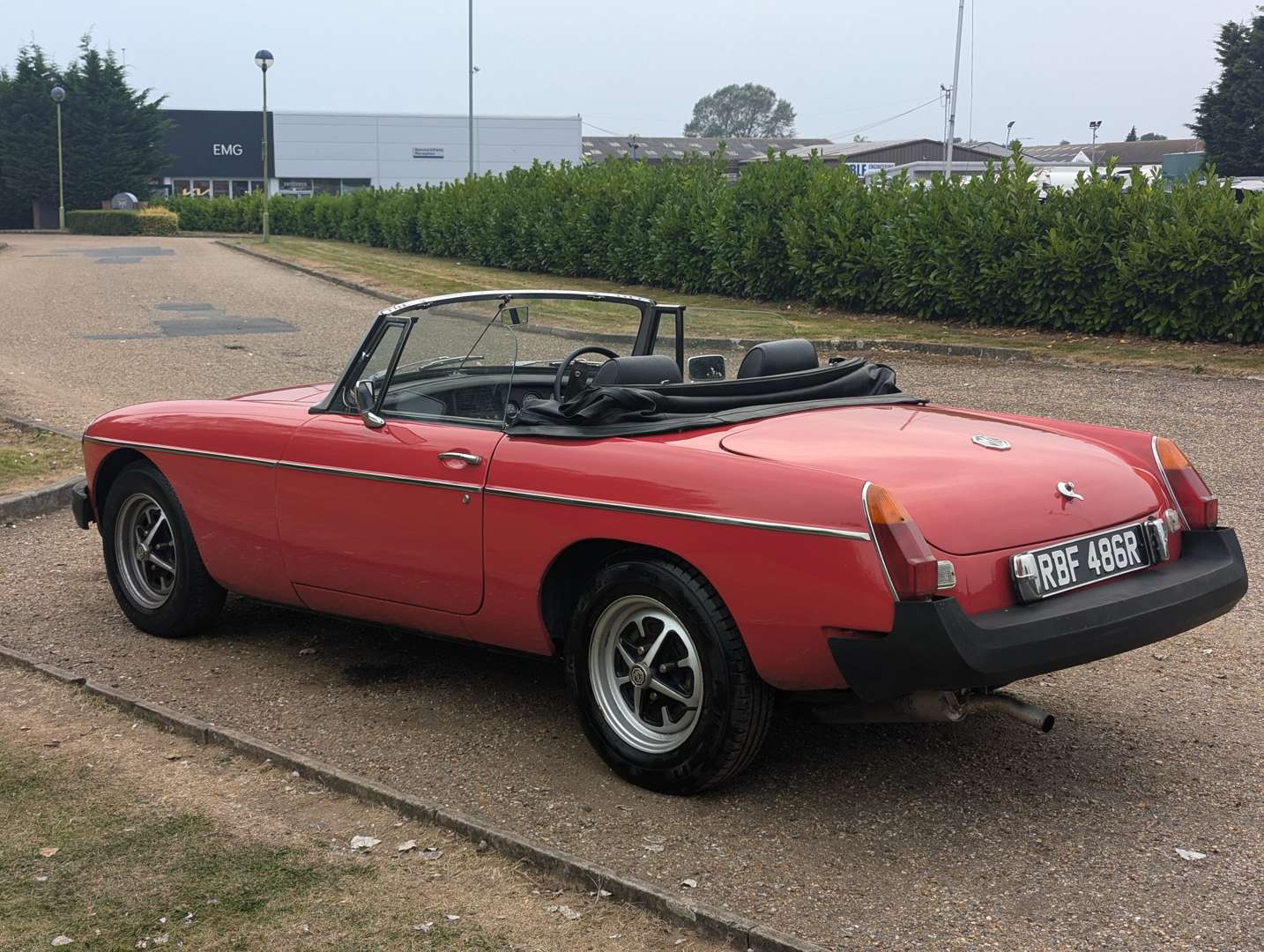 <p>1976 MG B ROADSTER&nbsp;</p>