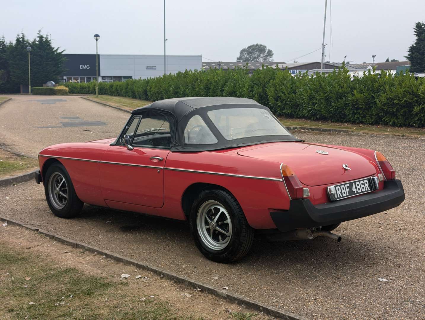 <p>1976 MG B ROADSTER&nbsp;</p>