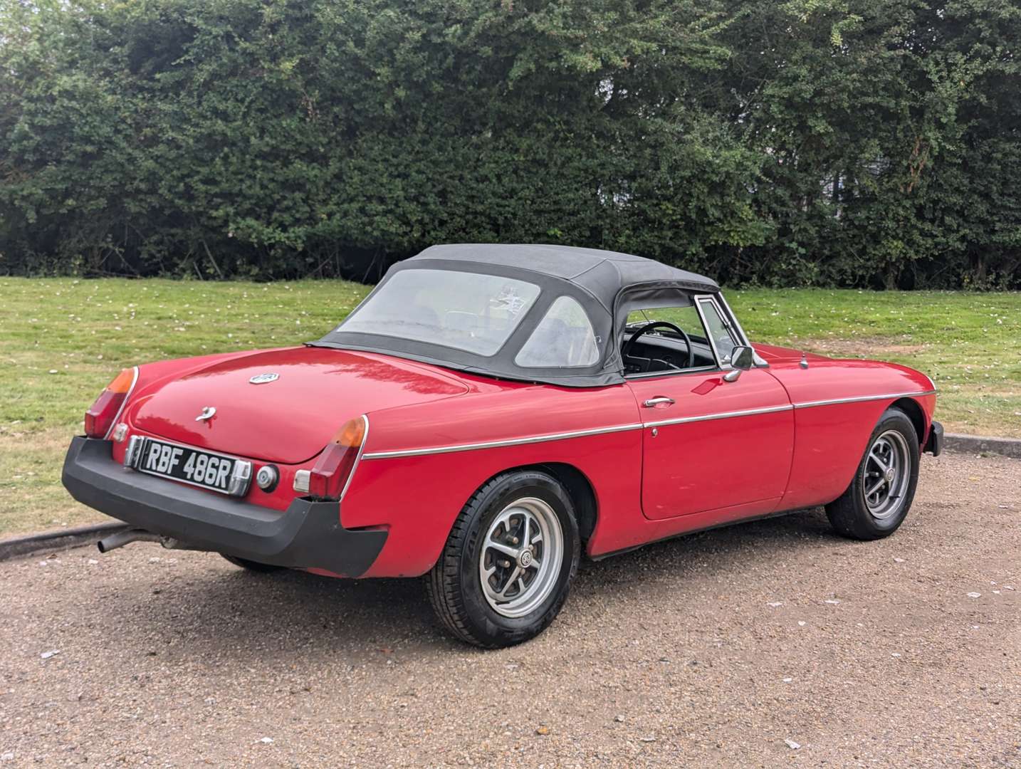 <p>1976 MG B ROADSTER&nbsp;</p>