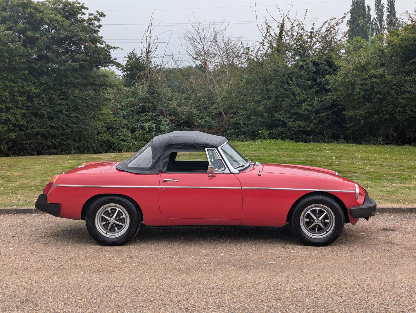 <p>1976 MG B ROADSTER&nbsp;</p>