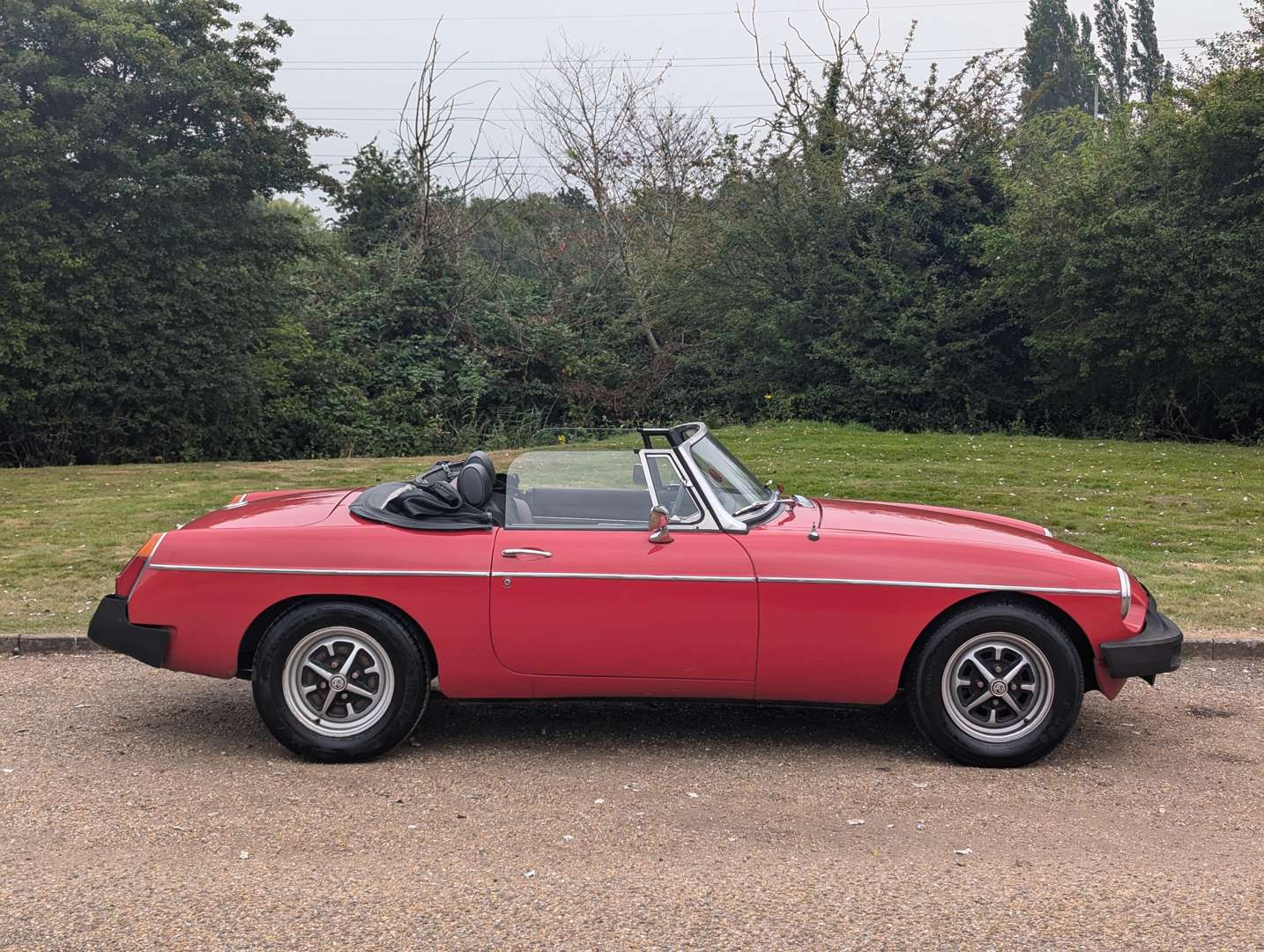 <p>1976 MG B ROADSTER&nbsp;</p>