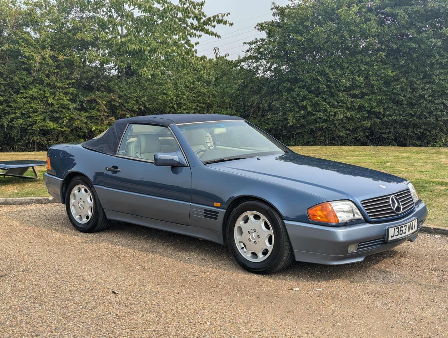 <p>1992 MERCEDES R129 300SL AUTO</p>