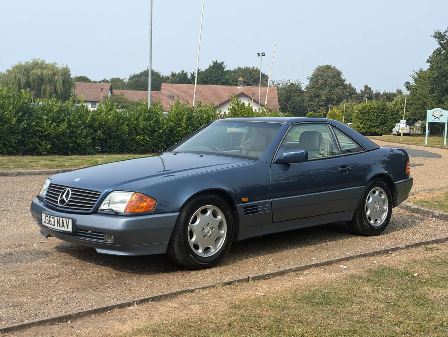 <p>1992 MERCEDES R129 300SL AUTO</p>