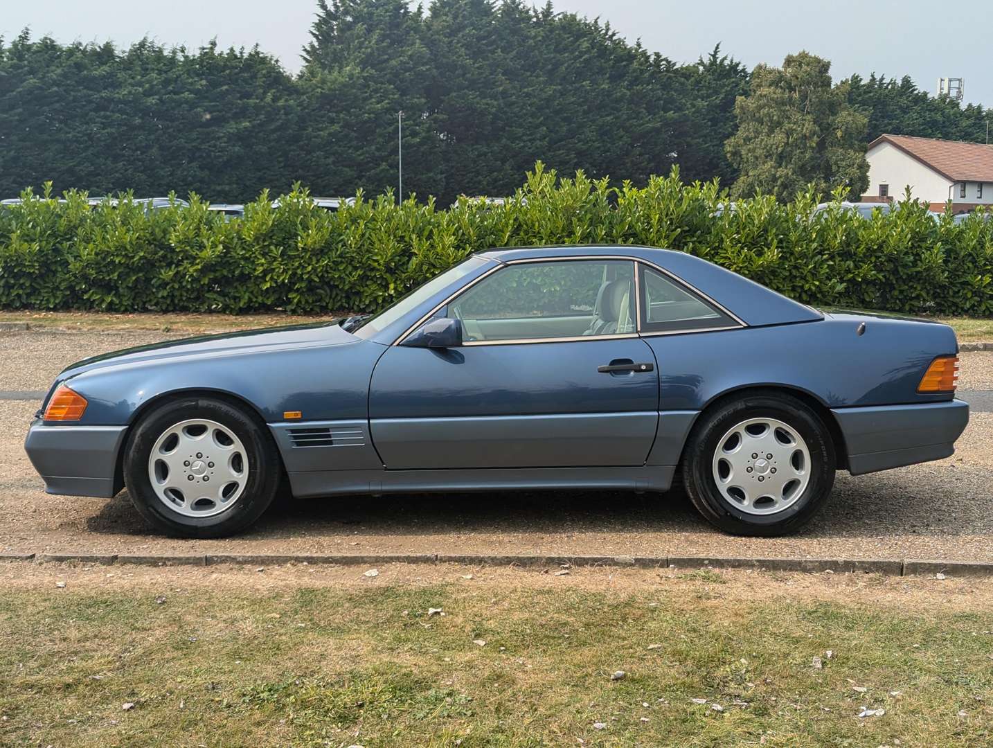 <p>1992 MERCEDES R129 300SL AUTO</p>