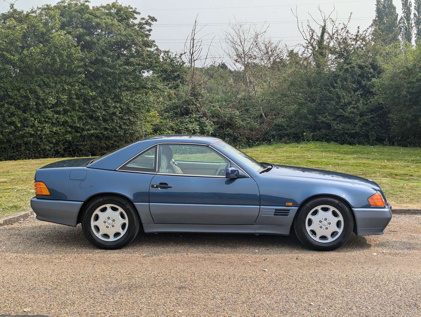 <p>1992 MERCEDES R129 300SL AUTO</p>