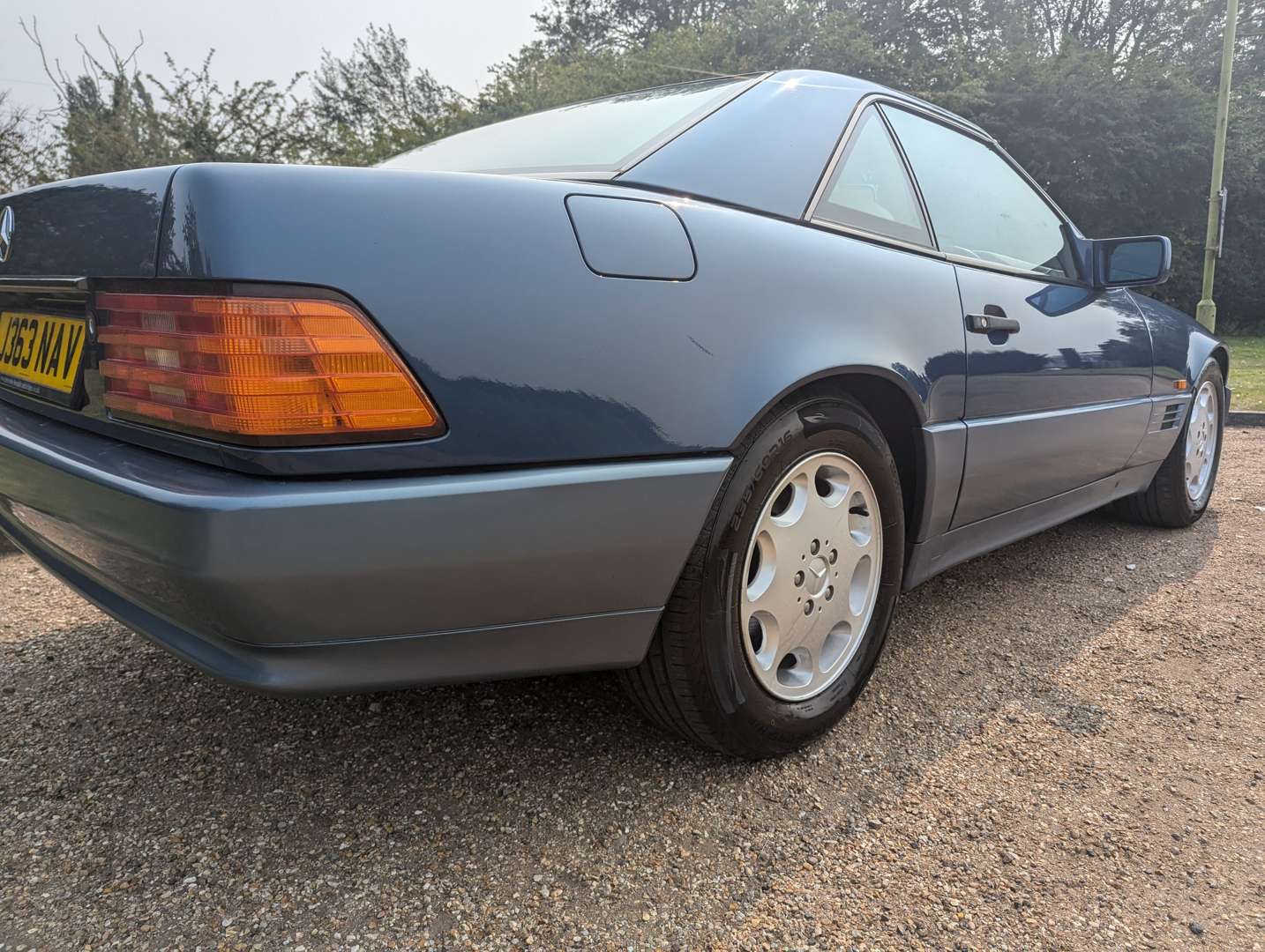 <p>1992 MERCEDES R129 300SL AUTO</p>