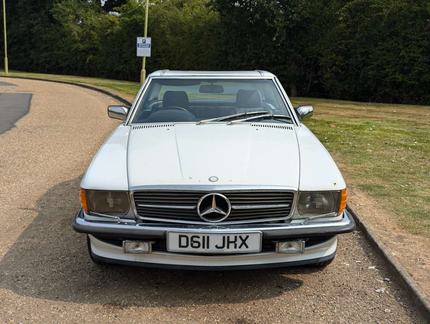 <p>1986 MERCEDES R107 300 SL AUTO&nbsp;</p>