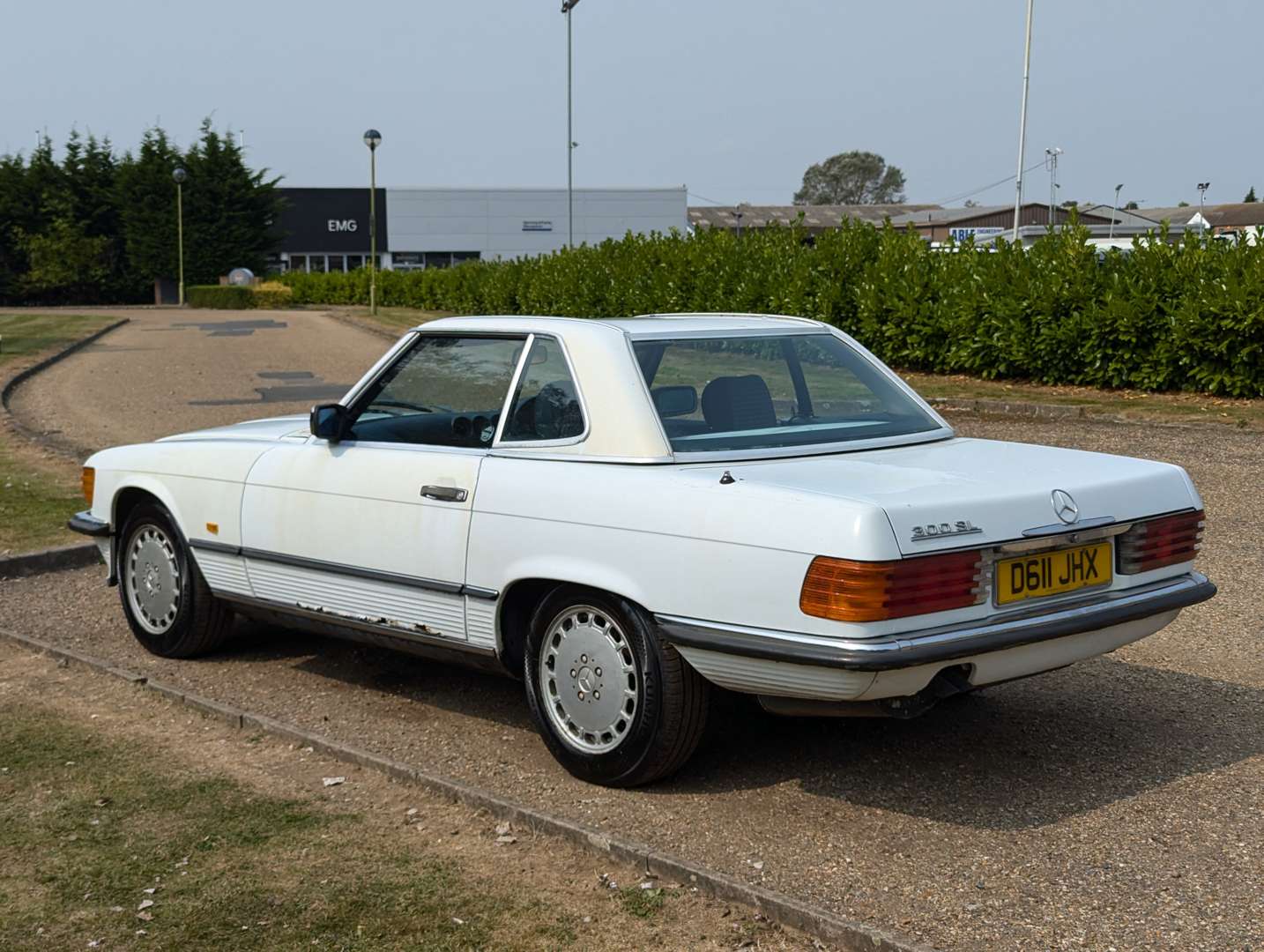 <p>1986 MERCEDES R107 300 SL AUTO&nbsp;</p>