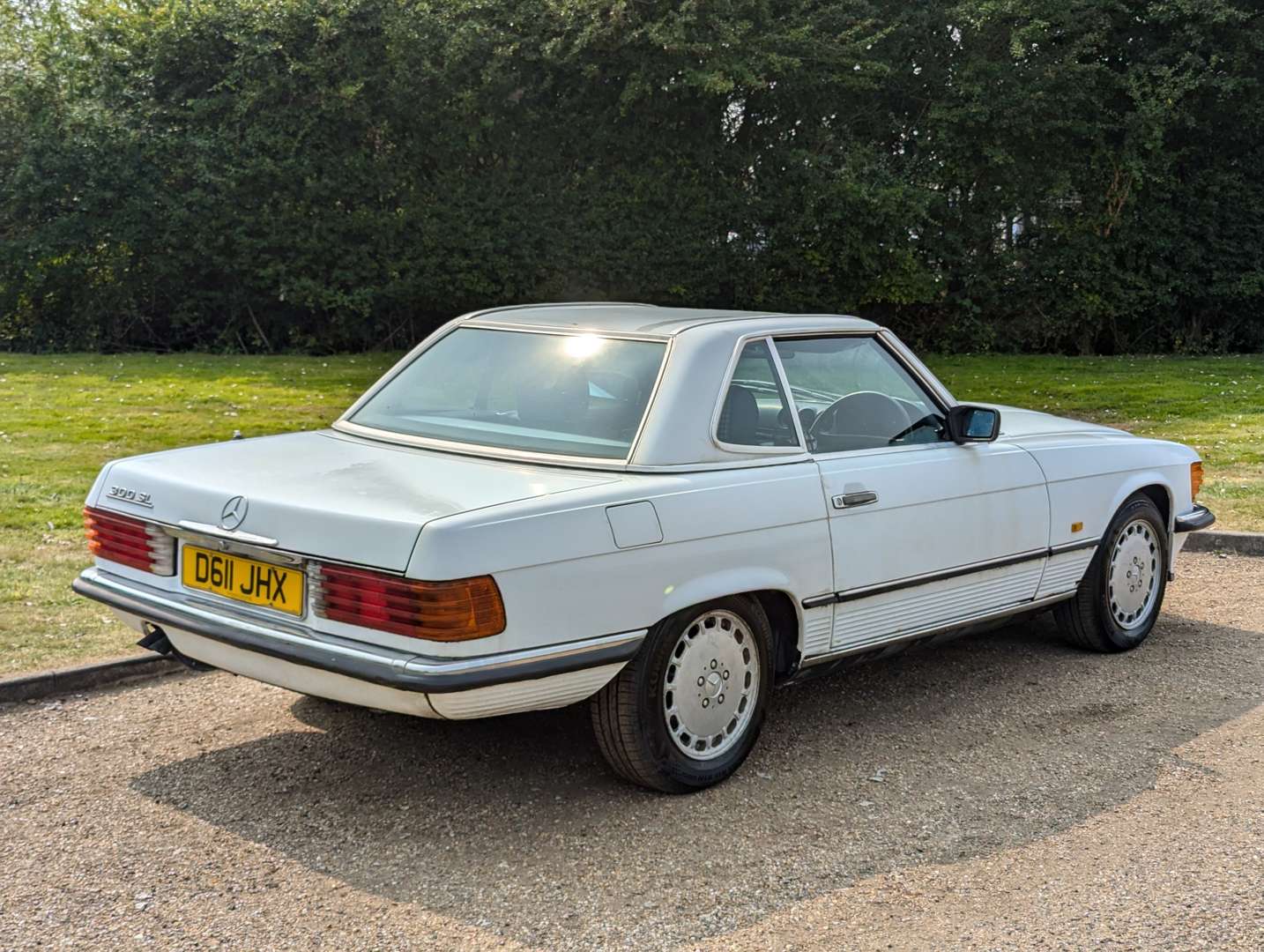 <p>1986 MERCEDES R107 300 SL AUTO&nbsp;</p>