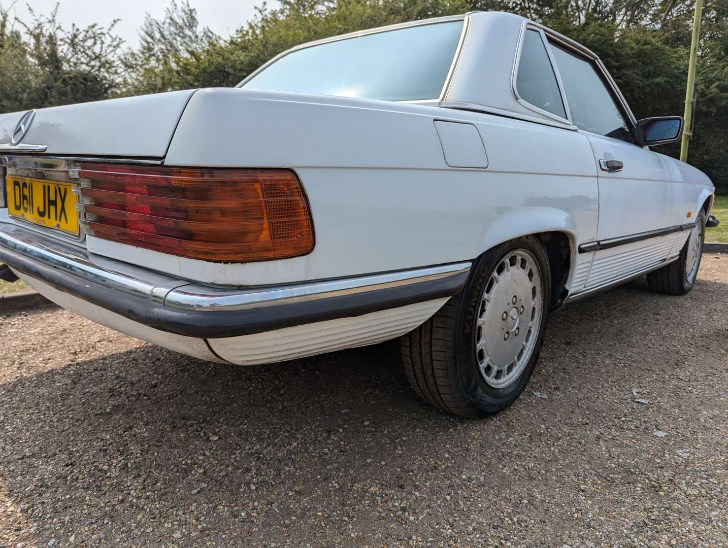 <p>1986 MERCEDES R107 300 SL AUTO&nbsp;</p>