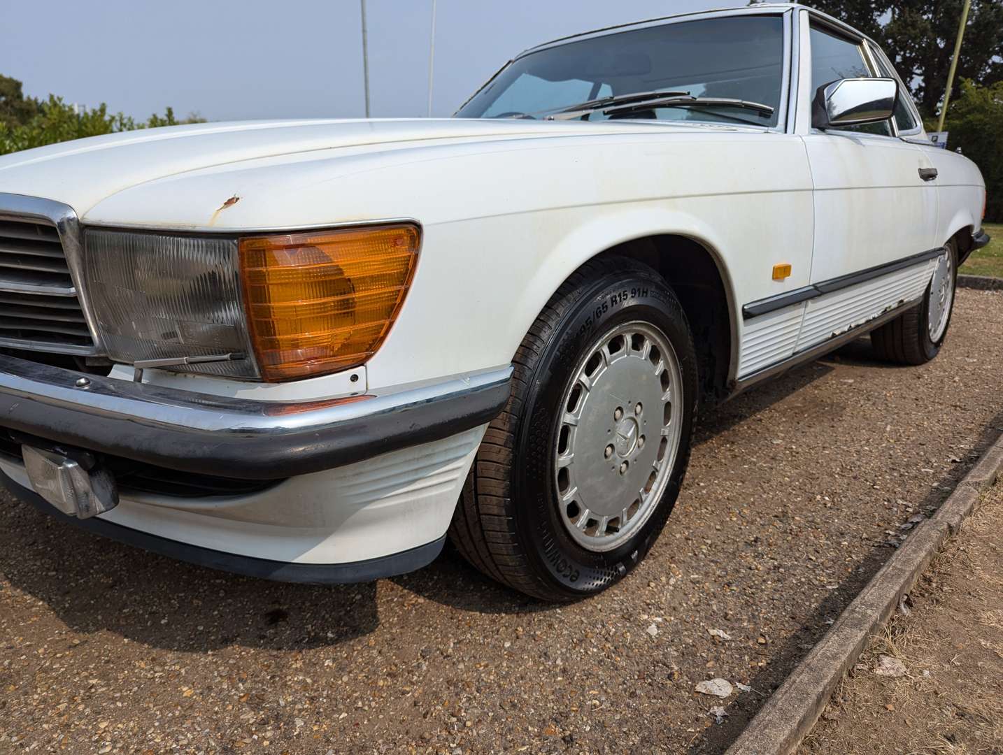 <p>1986 MERCEDES R107 300 SL AUTO&nbsp;</p>