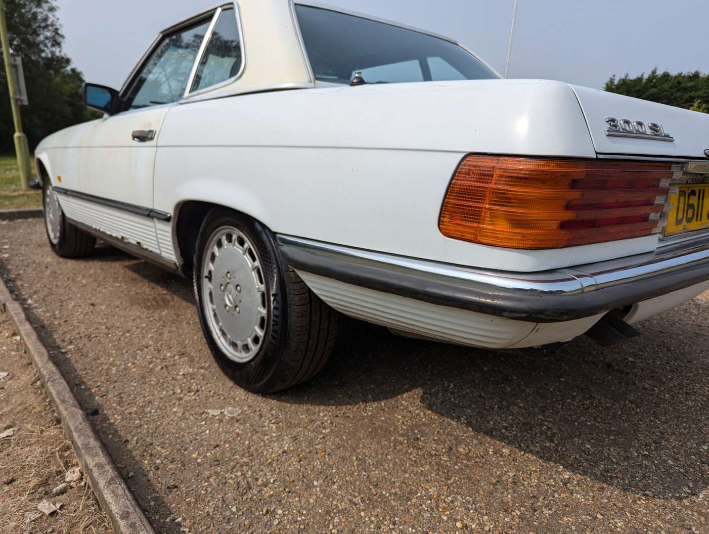 <p>1986 MERCEDES R107 300 SL AUTO&nbsp;</p>